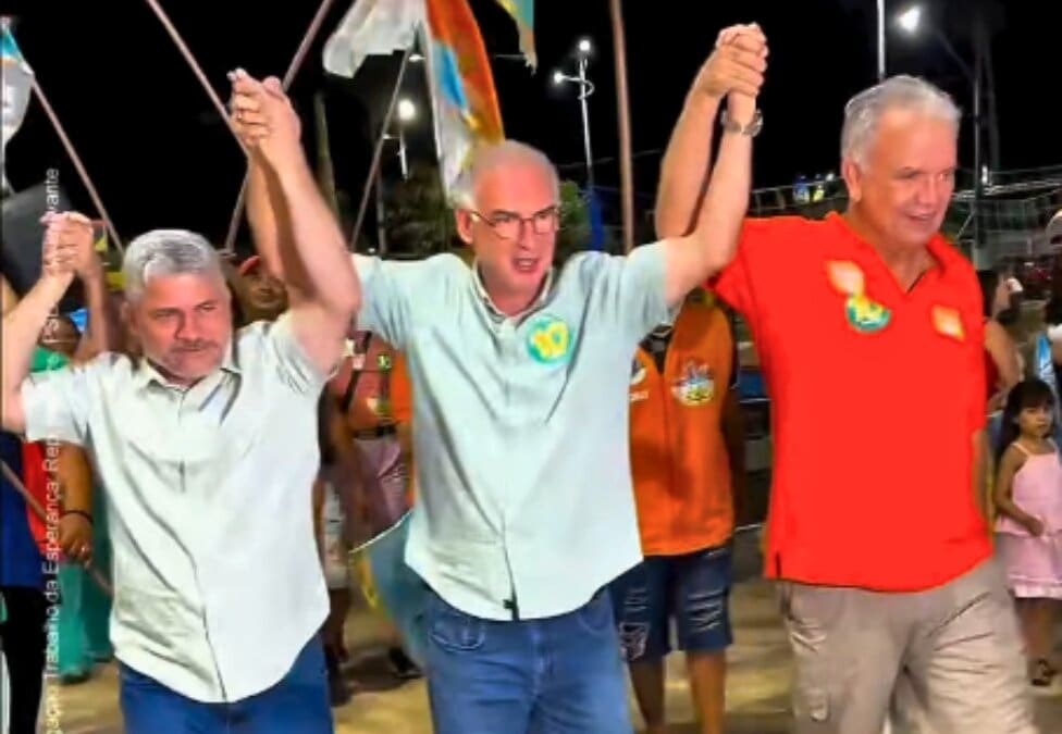 Com Rico Leite, Sérgio Lopes e prefeito de Epitaciolândia anunciam apoio a Alan Rick diante de 2 mil pessoas
