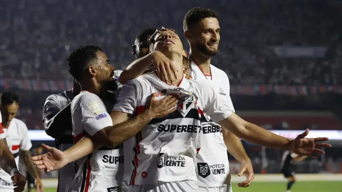 São Paulo vence o RB Bragantino e encerra jejum de dez jogos no Brasileiro