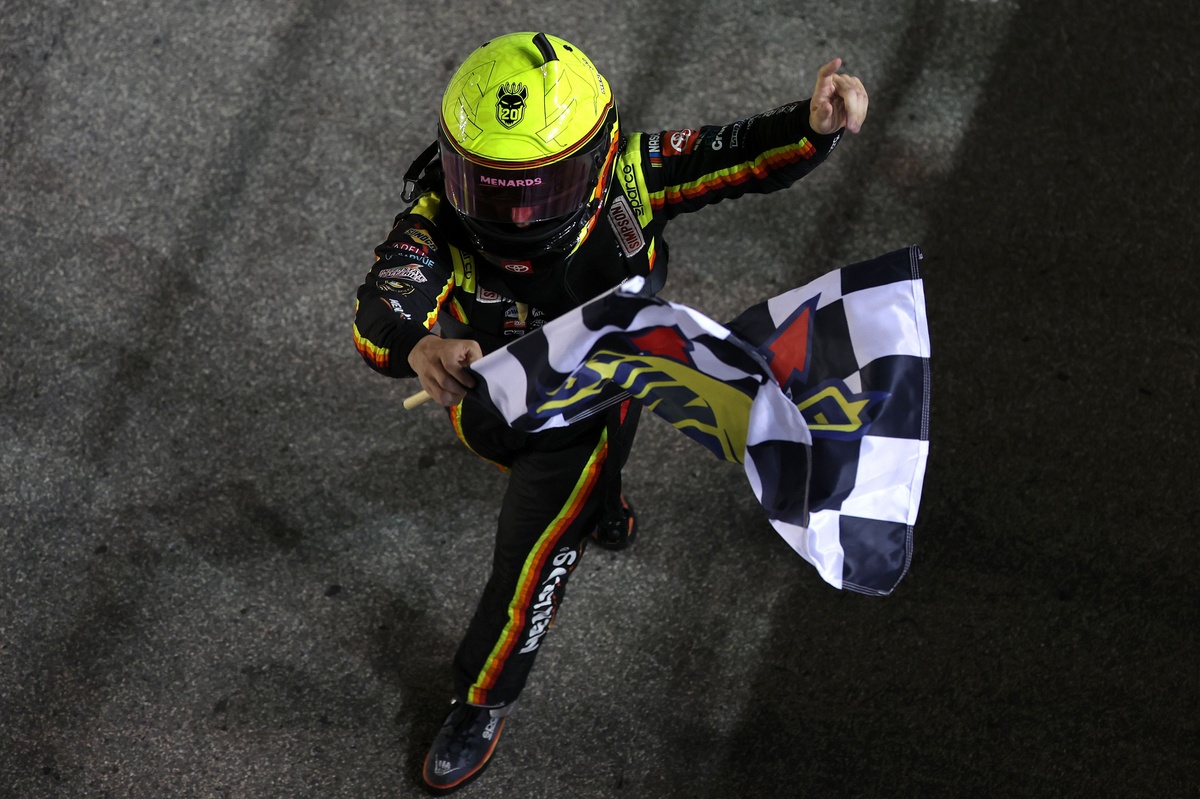 NASCAR O'Reilly Chicagoland: Jones supera Elliott na prorrogação