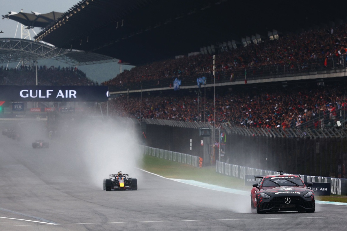 F1 Malásia: Pilotos detonam falha que deixou carros sem potência