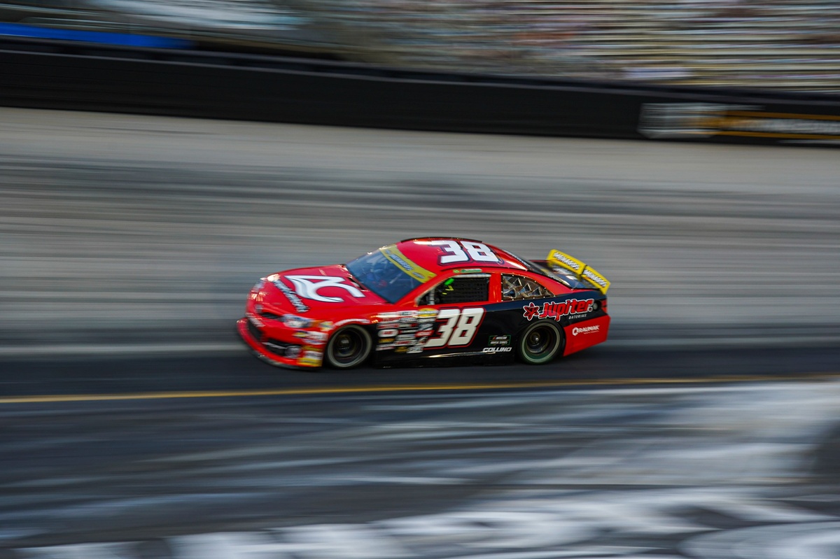 NASCAR: 15º em Bristol, Casagrande encara maratona em Curvelo