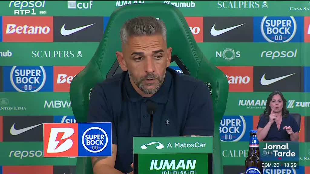 Lenços brancos, contestação e insultos. "Natural", reage Rui Borges