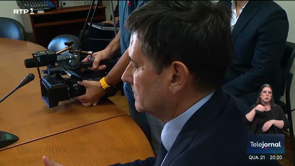 Luís Neves poderá ter de ir mais do que uma vez à comissão parlamentar