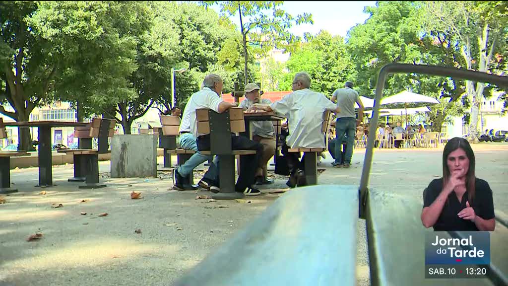 Idosos com 65 anos ou mais continuam a trabalhar