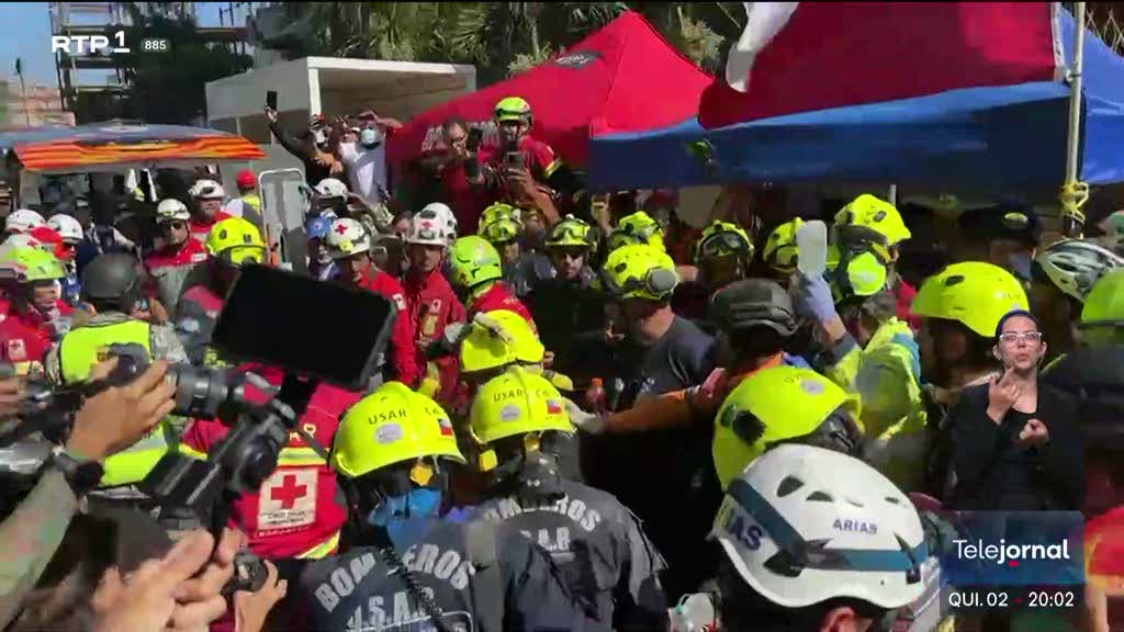 Resgate da equipa portuguesa. Homem retirado com vida ao fim de 8 dias