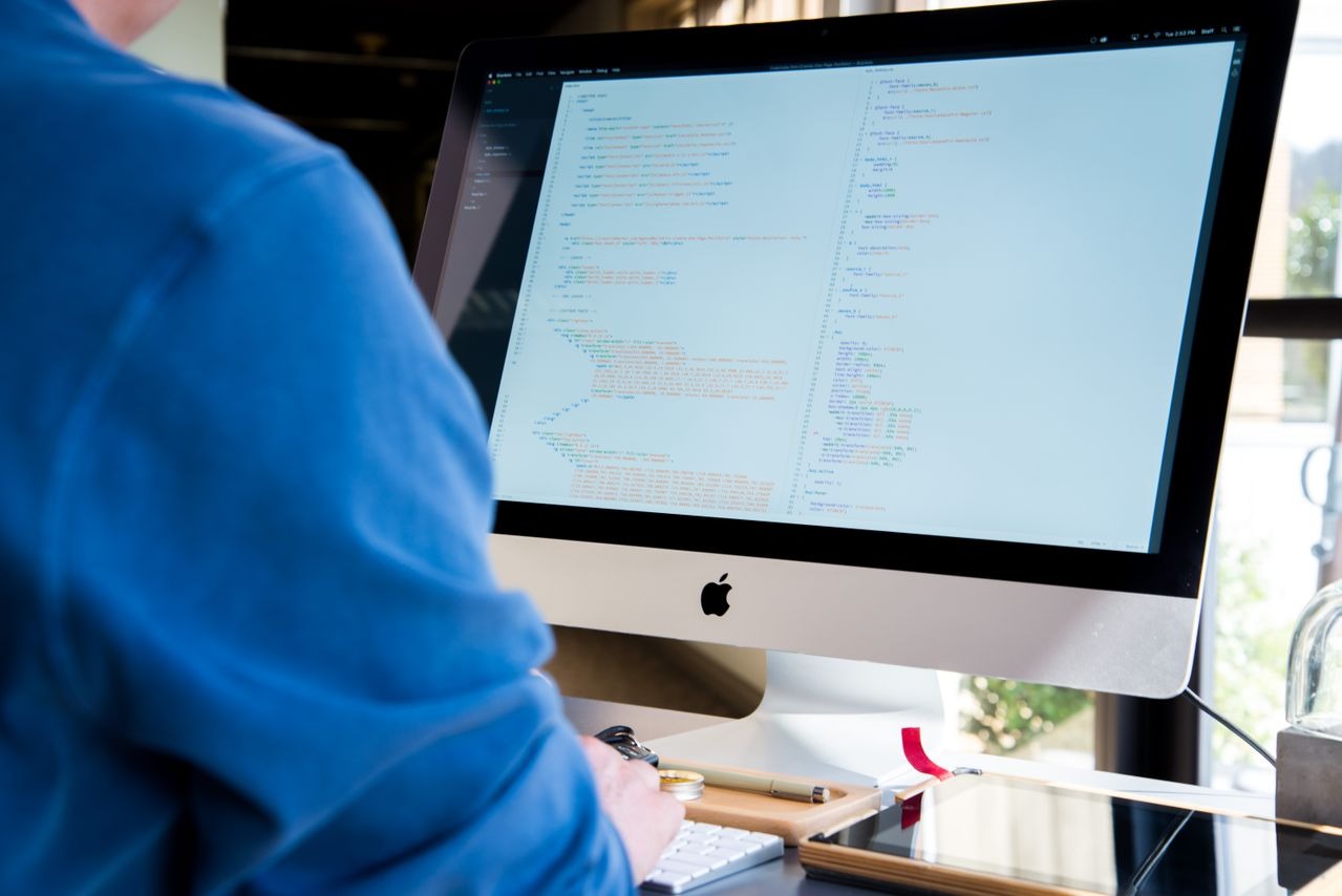 Como usar IA para revisar código: guia completo de code review