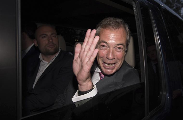 Homem acusado de violação protegeu Nigel Farage durante campanha eleitoral