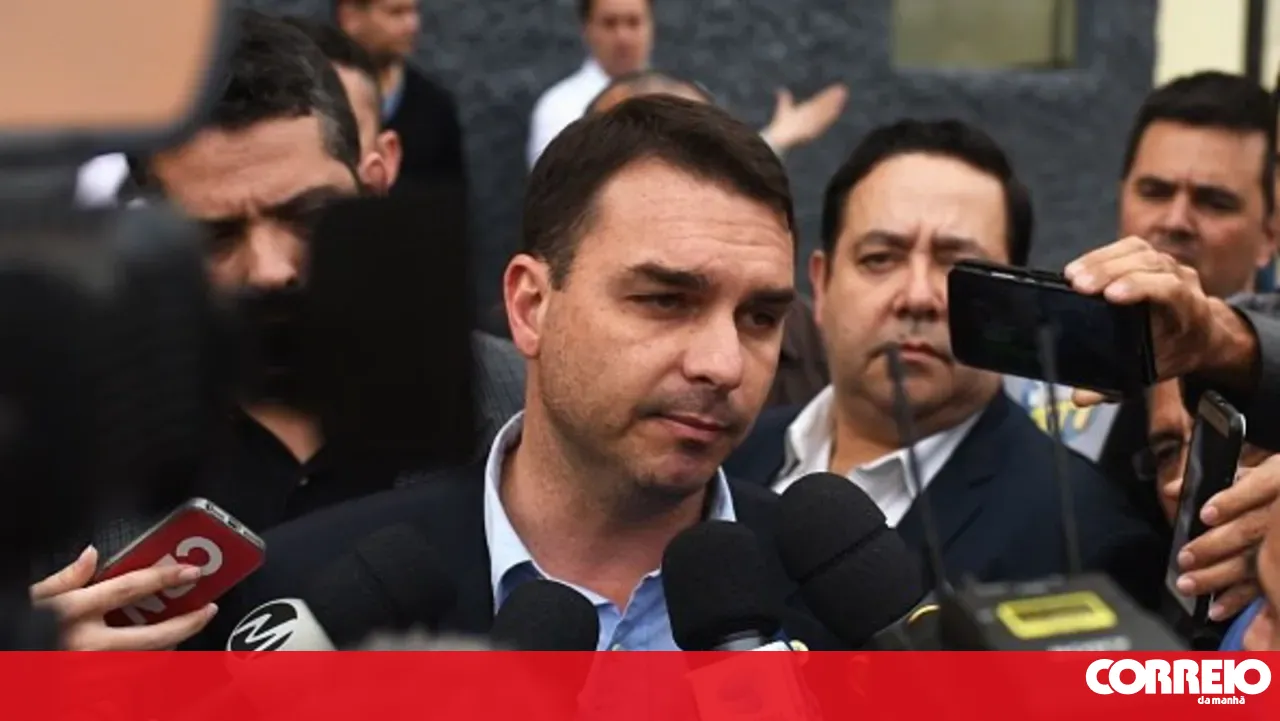 Oficializada candidatura de Flávio Bolsonaro para as eleições presidenciais no Brasil