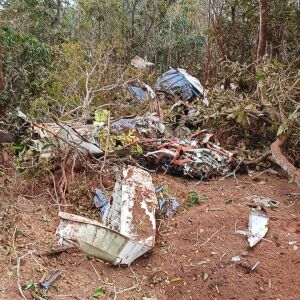 Homem e mulher morrem após queda de avião em Campo Grande