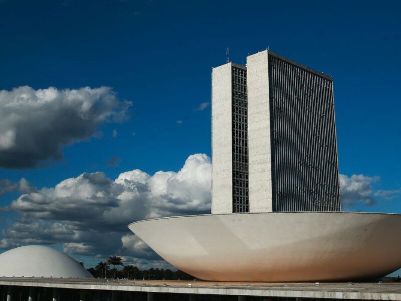 Concurso da Câmara com salário de R$ 30,8 mil: confira dicas para começar a estudar