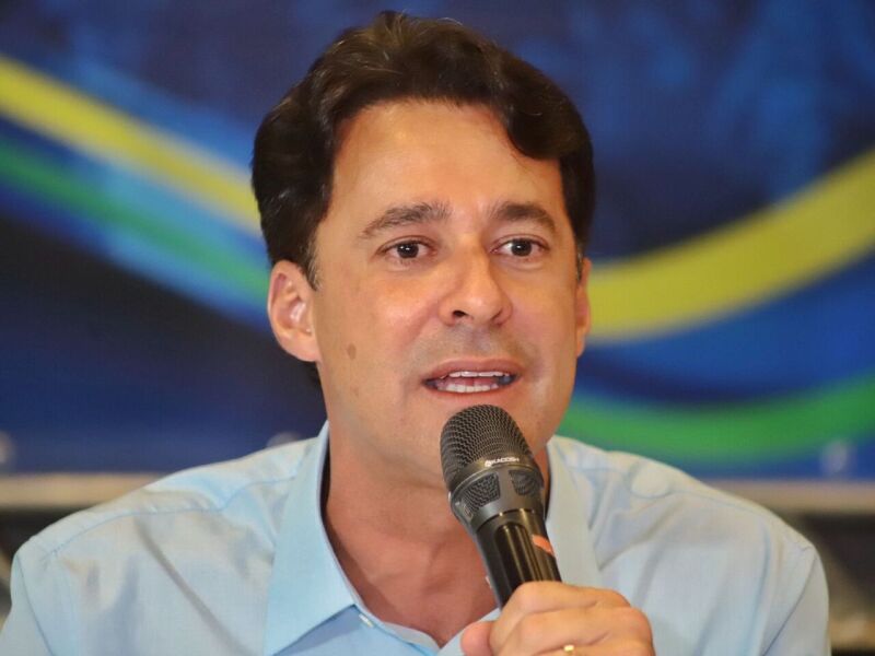 Anderson Ferreira sinaliza apoio a Raquel Lyra mediante alinhamento com Flávio Bolsonaro