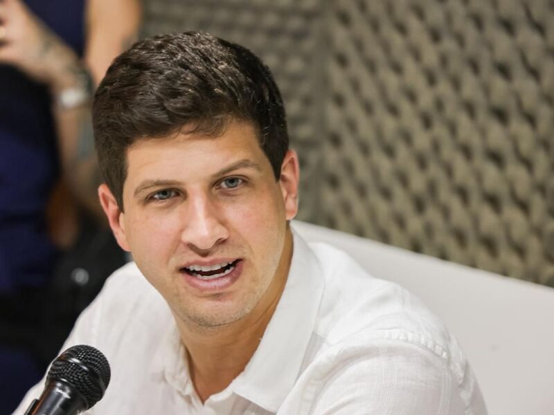 João Campos critica segurança pública e cobra novo ciclo de desenvolvimento em Pernambuco