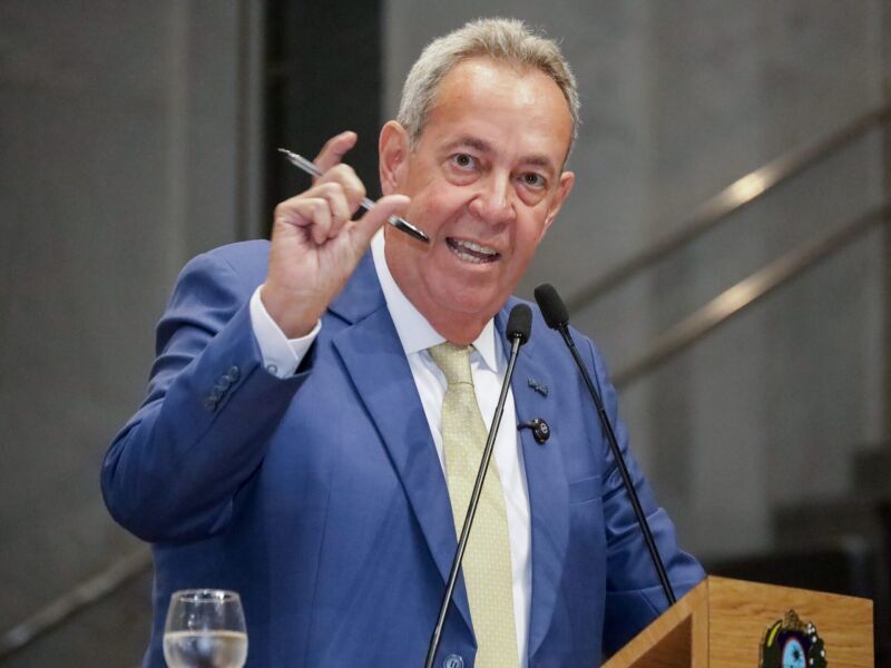 Calendário eleitoral leva deputados a pressionarem governo pelo pagamento de emendas