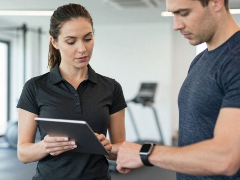 Smartwatches ajudam a monitorar o treino, mas não substituem acompanhamento profissional