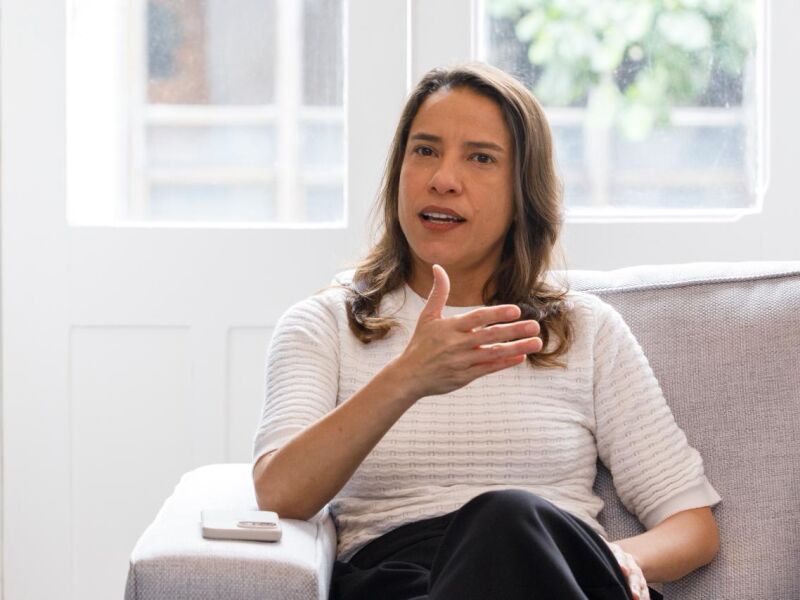 Raquel Lyra reforça linha de coerência e mantém distância de Caiado