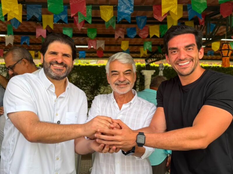 Humberto Costa entrega máquinas, reforça investimentos e amplia apoios políticos em Pernambuco