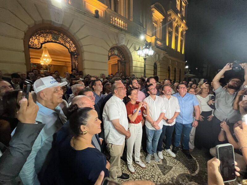 Em último dia de entregas públicas, governadora reúne prefeitos aliados e promete continuar trabalhando