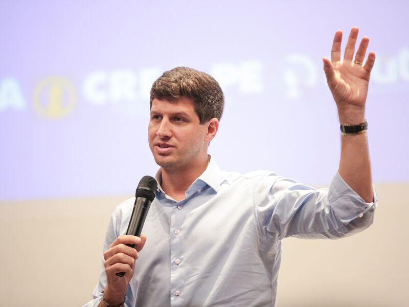 João Campos diz que aliados podem contar com ele até 2032