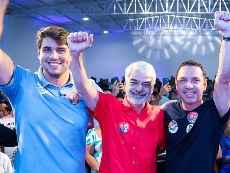 Humberto Costa faz giro pelo interior e amplia palanque com novos apoios