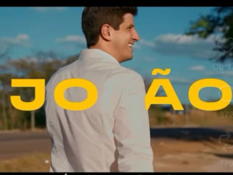 João Campos "vaza" vídeo do guia eleitoral nas redes sociais