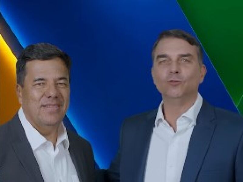 Mendonça Filho divulga vídeo com Flávio Bolsonaro pedindo votos