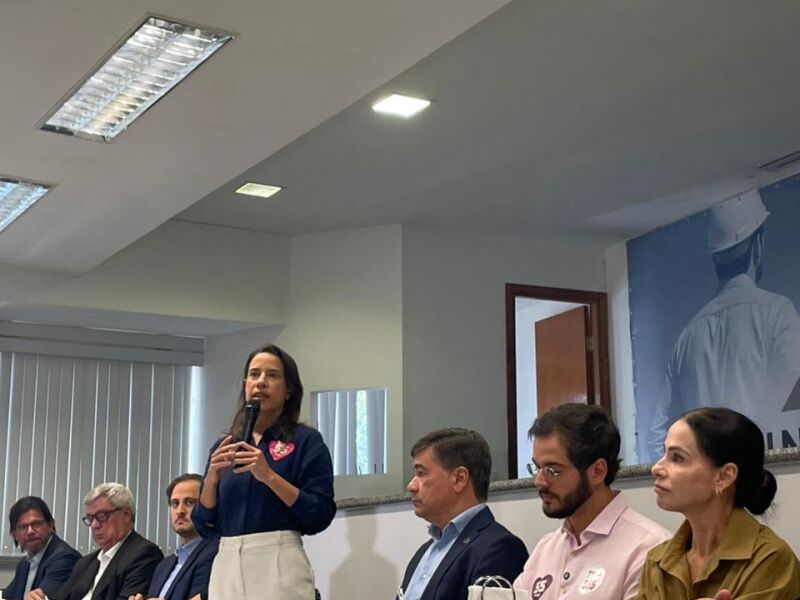 “Não estou aqui para me vitimizar", diz Raquel Lyra em evento do setor da construção civil