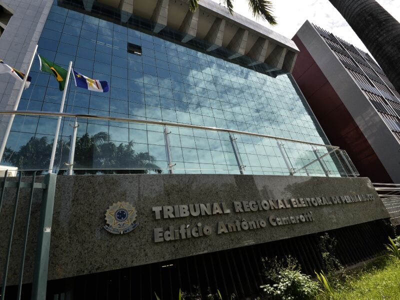 TRE-PE concede, por unanimidade, direito de resposta a Raquel Lyra em guia de João Campos