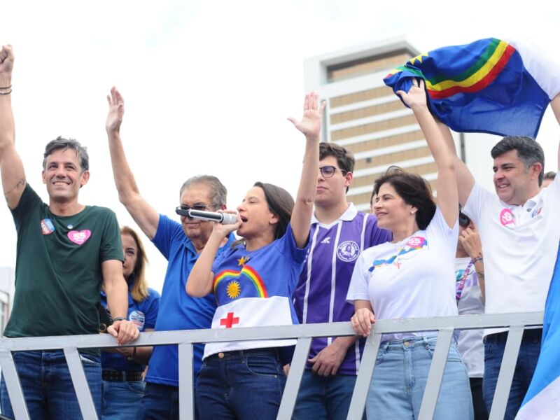 Em ato no Recife, Raquel Lyra expõe “briga silenciosa?