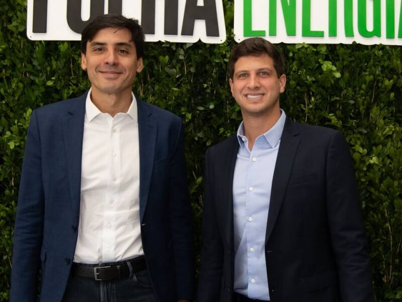 João Campos defende estratégias de desenvolvimento para PE