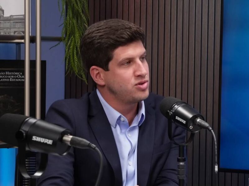 João Campos afirma ser alvo de “estrutura de ataque e de ódio?