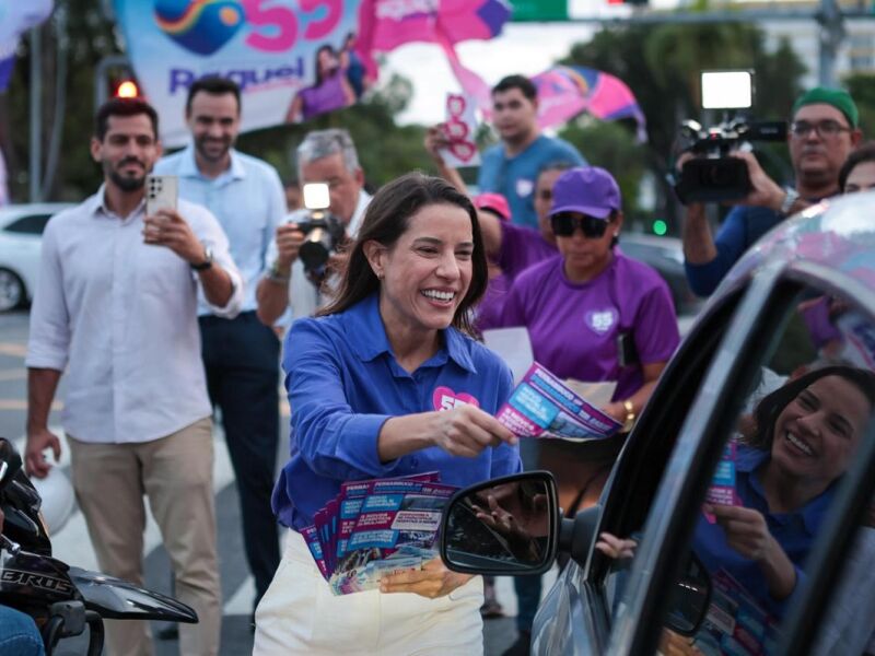 Raquel realiza panfletaço no Recife e fala de investimentos na saúde