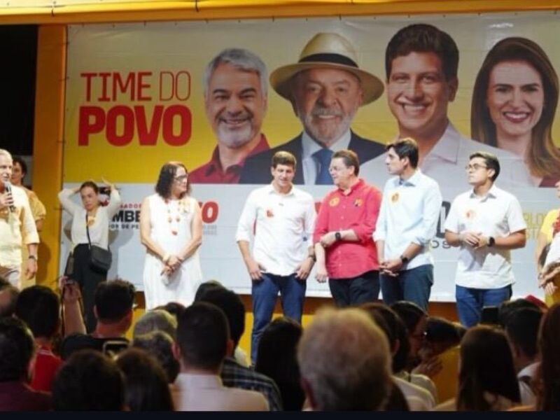 Representantes da sociedade civil se reúnem em apoio à candidatura de João Campos