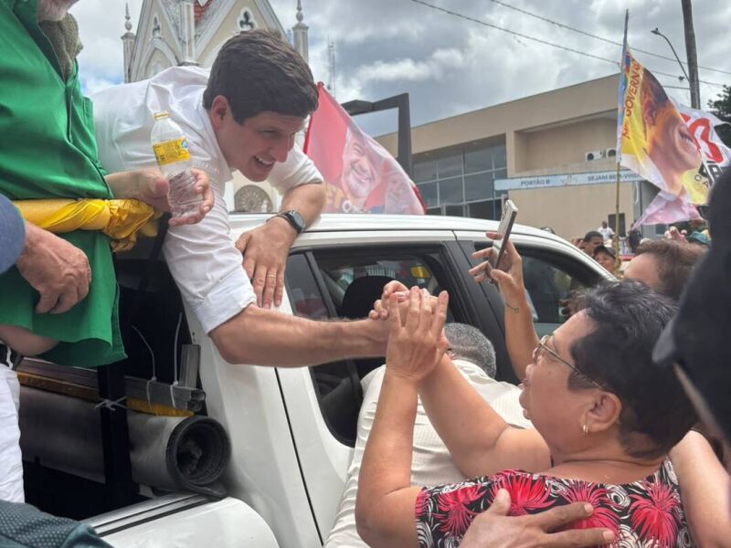 João Campos realiza carreata pela Zona Norte do Recife