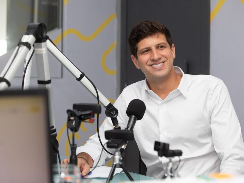 João Campos detalha propostas para não estacionar diante da guerra de narrativas