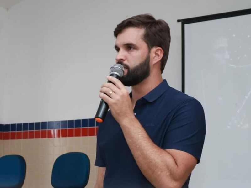 Acusado de violência doméstica, prefeito de Granito se desfilia do PT