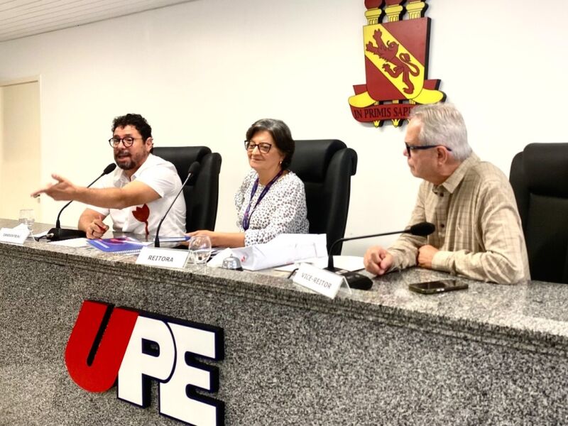 Ivan Moraes defende autonomia orçamentária da UPE e construção de restaurantes universitários