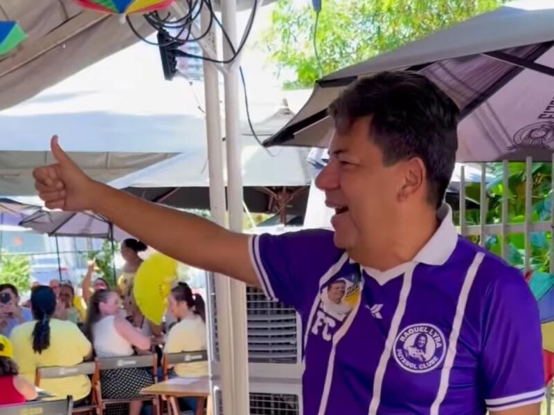 Mendonça Filho e apoiadores de João Campos trocam provocações no Mercado da Encruzilhada