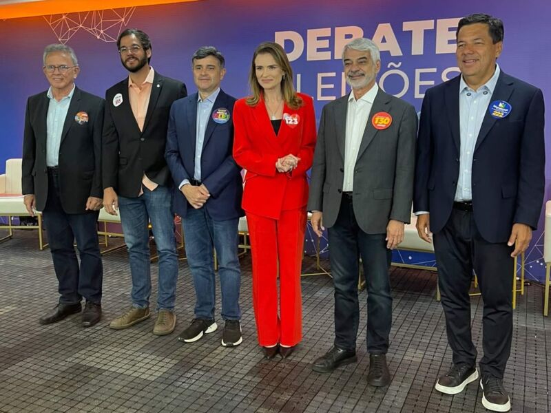 Debate ao Senado tem acusações e cobrança por voto para presidente