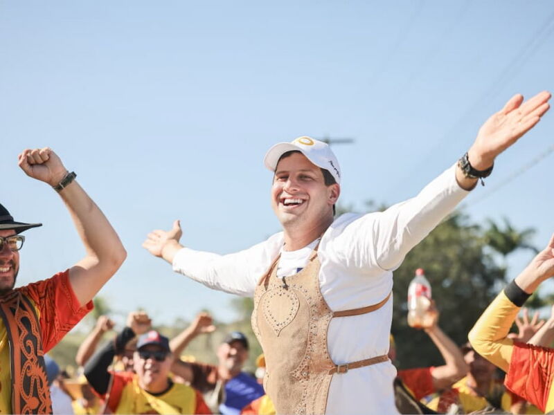 João Campos participa da Missa do Vaqueiro, em Canhotinho, neste domingo (13)