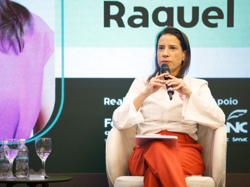 Governadora comemora números positivos do turismo em encontro com representantes do setor