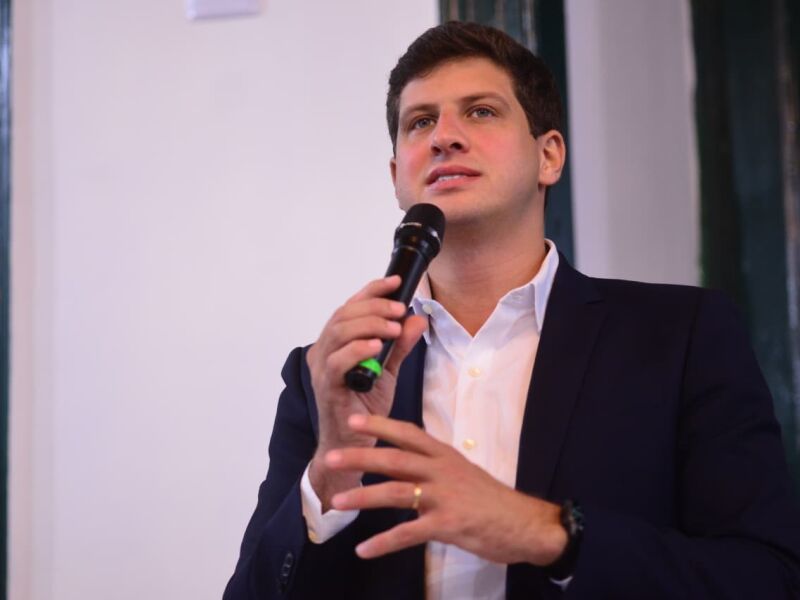 Em sabatina, João Campos reforça compromisso de duplicar rede de ensino técnico no estado