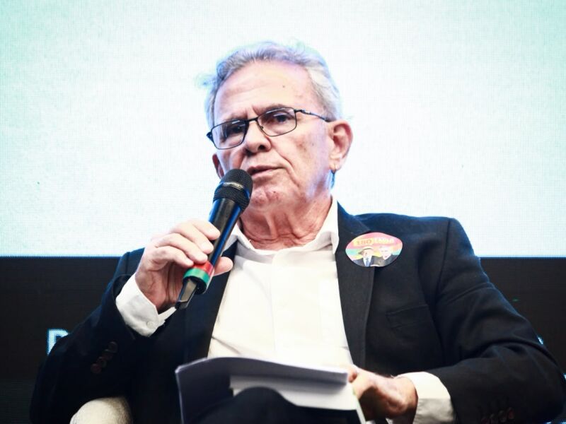 Em coletiva na Fecomércio, Paulo Rubem vê "podridão" em crise do STF e defende combate à corrupção