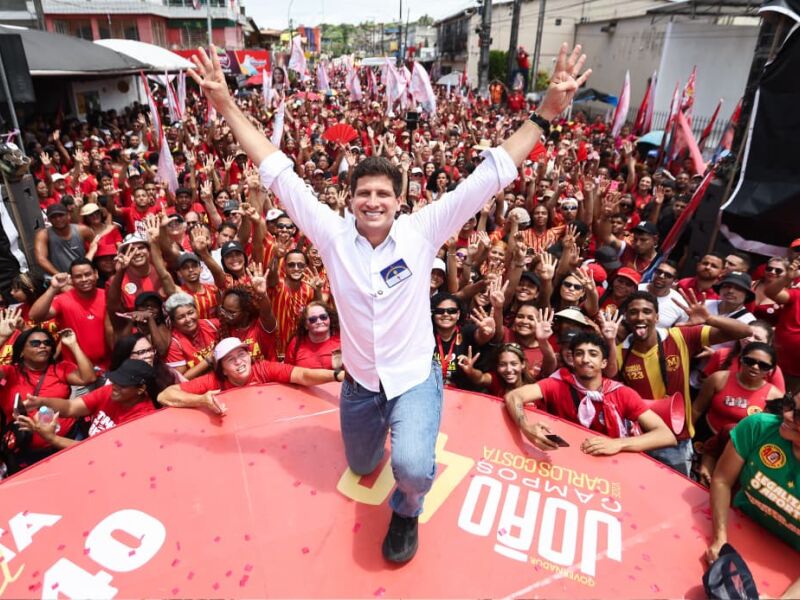 Em agenda no Cabo, João Campos firma compromissos e destaca metas caso seja eleito