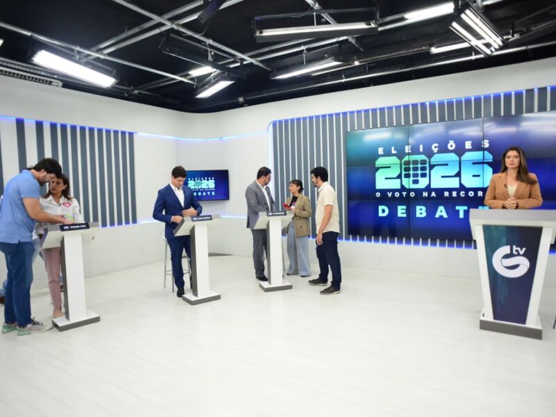 Ações das gestões do Recife e do estado são questionadas em debate com candidatos ao governo de PE