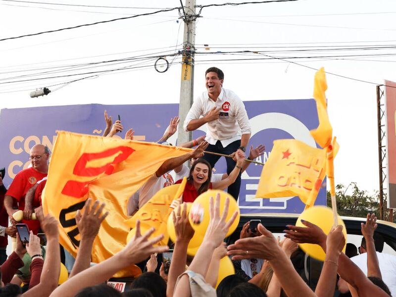 João Campos reforça propostas para o Sertão do Araripe durante carreata em Araripina