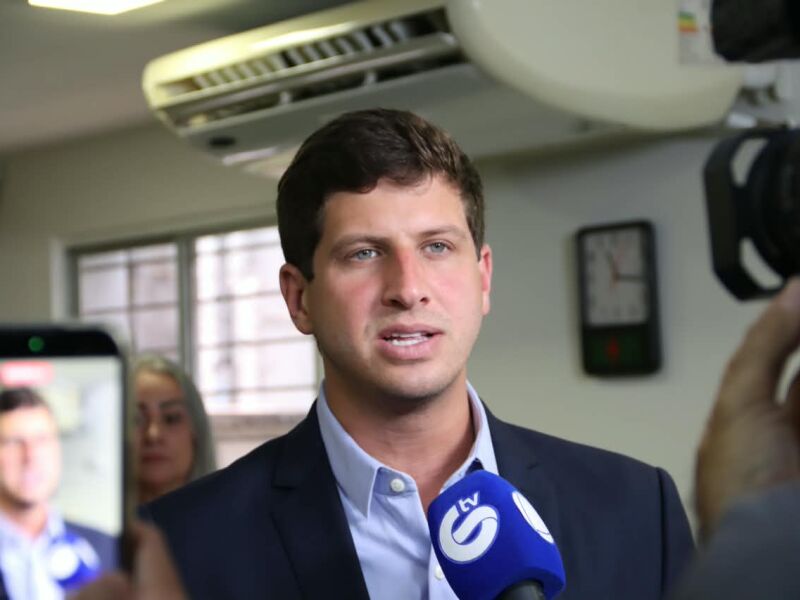 João Campos alerta para risco de endividamento com operações de crédito