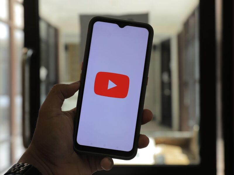 YouTube vai lançar edição por comando de voz, dublagem automática e postagens em foto; confira