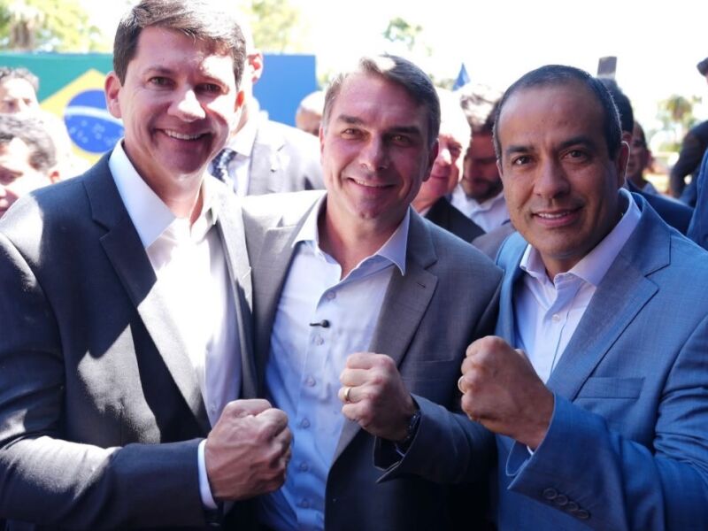 Prefeito de Petrolina confirma apoio a Flávio Bolsonaro no 2º turno