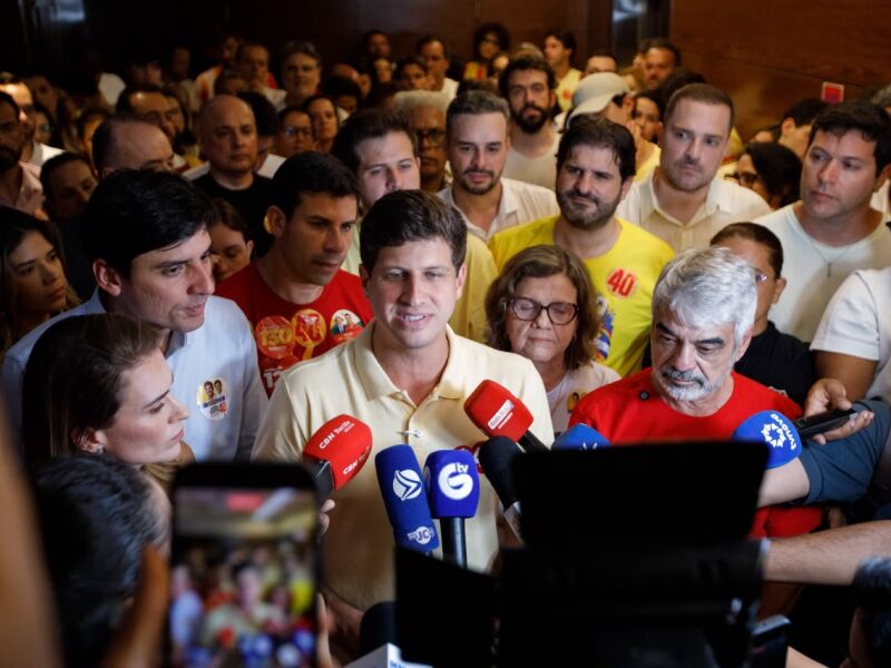 Na eleição de 2026, João Campos teve 251.727 votos a menos no Recife em relação a 2024