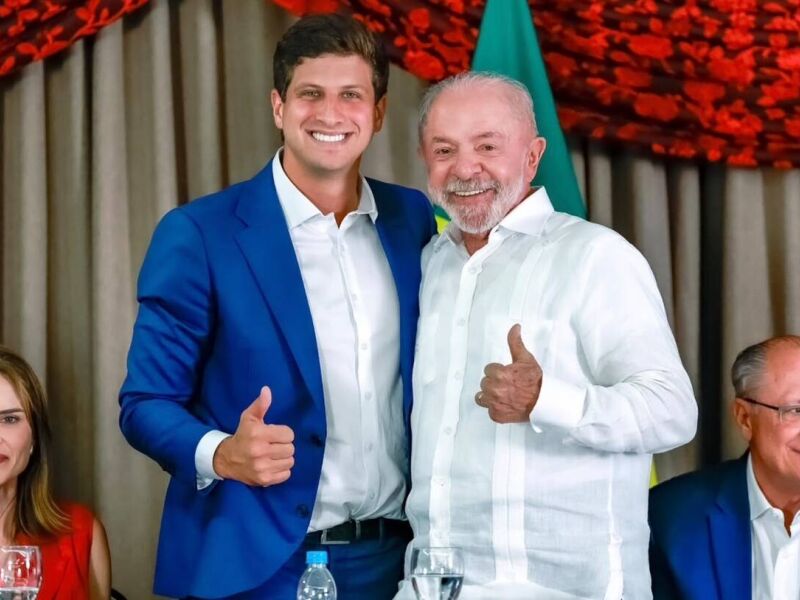 Lideranças de Pernambuco discutem com Lula estratégia para segundo turno em Brasília